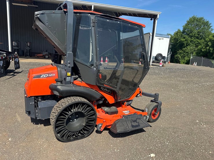 2025-kubota-zd1211-image-4