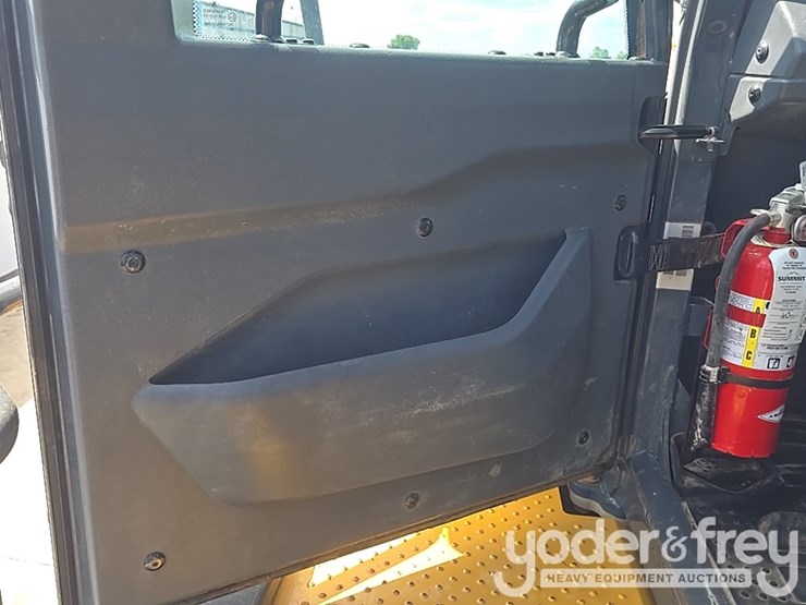 2023-deere-260e-image-43