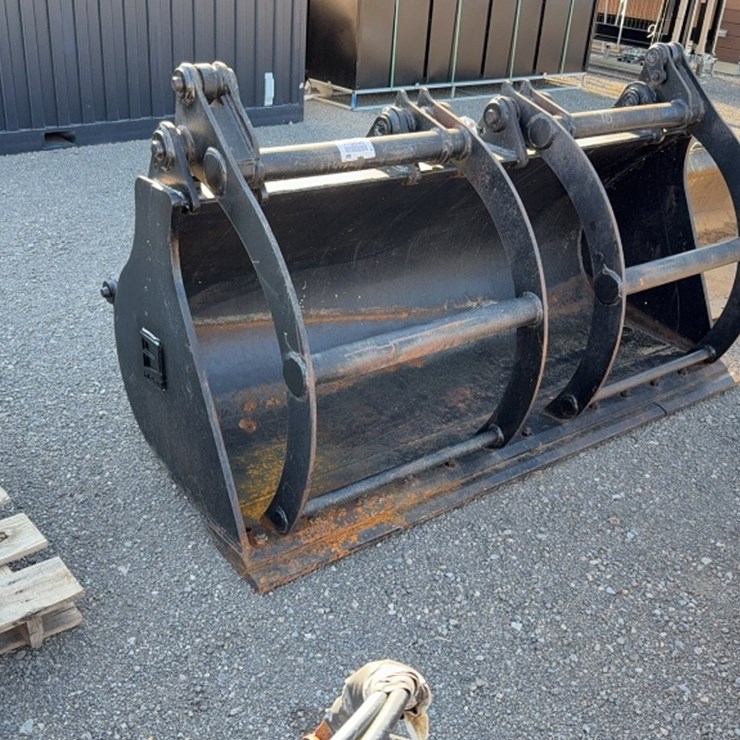 #2013 • 76" FRONT LOADER 2-CYLINDER GRAPPLE BUCKET