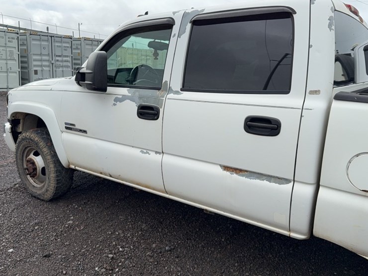 2006-gmc-sierra-3500-image-14