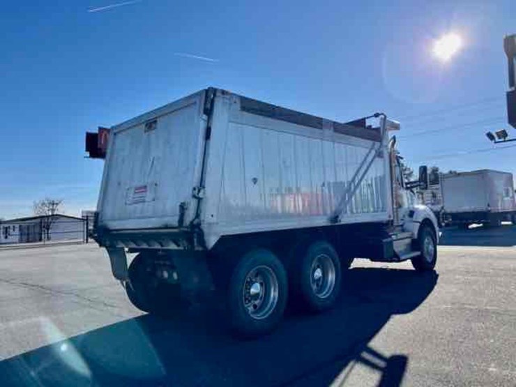 2018-kenworth-t880-image-4