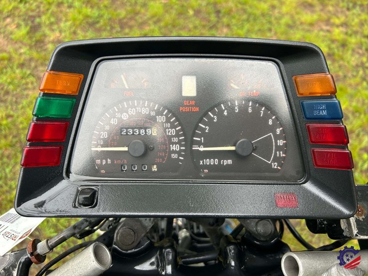 1985-suzuki-gs1150-motorcycle-image-22