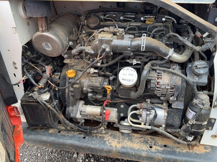 2018-bobcat-t740-image-11