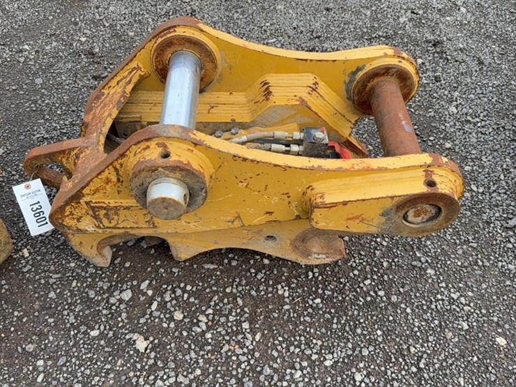 #2020-•-cat-excavator-hyd-quick-coupler-image-3
