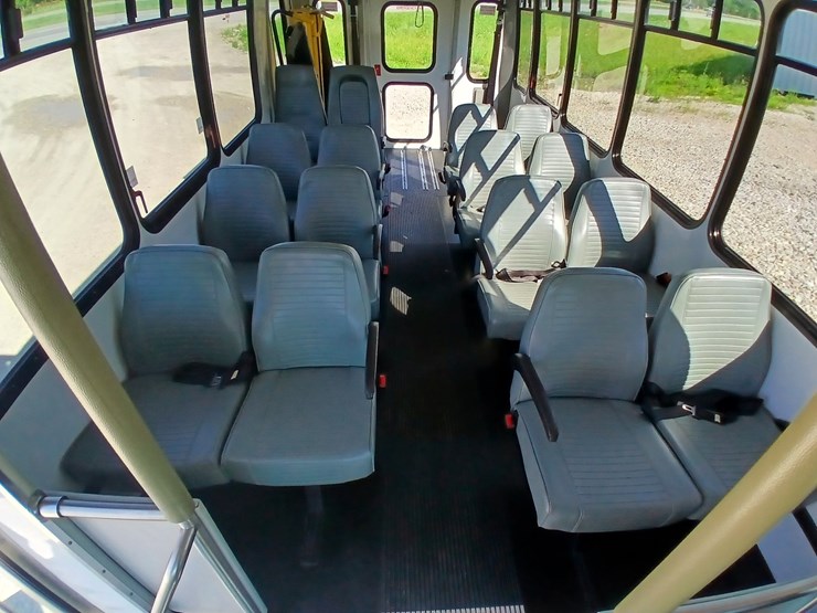2009-ford-e450-image-39