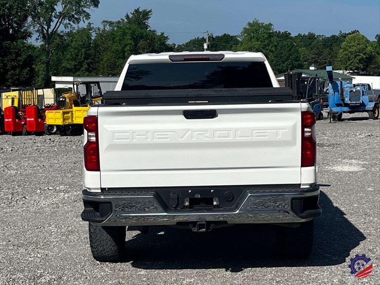 2019-chevrolet-silverado-truck-image-26