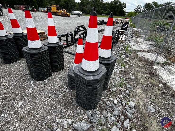 unused-2026-ce-irstc-safety-traffic-cones-image-3