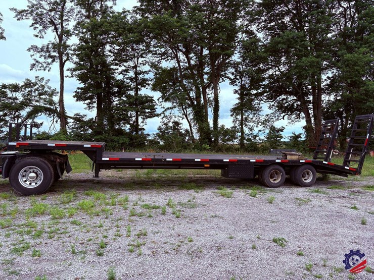 1995-cherokee-t/a-step-deck-equipment-trailer-image-2