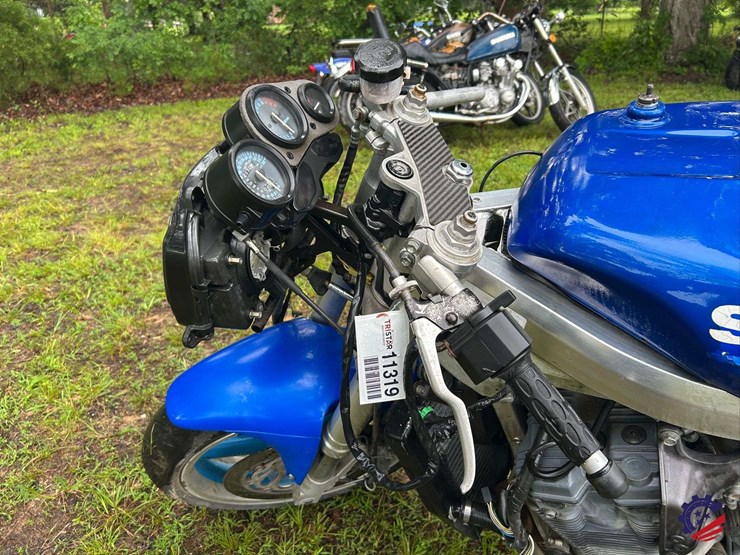 1995-suzuki-gsx-r750w-motorcycle-image-7