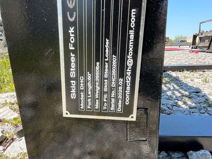 unused-2026-future-ft-dhc-skid-steer-forks---[skid-steer-attachments]-attachment-image-11