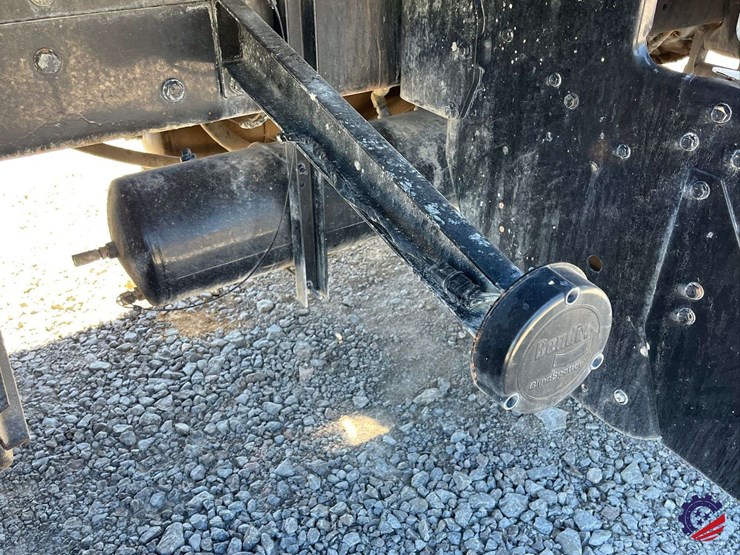 2017-kenworth-t680-image-43