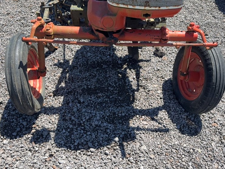#3070-•-farmall-cub-tractor-image-4