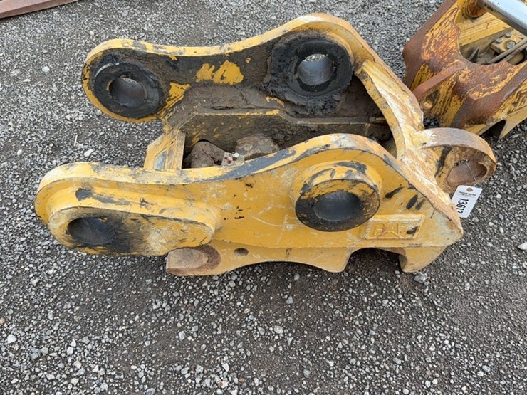 #2019-•-cat-excavator-hyd-quick-coupler-image-1