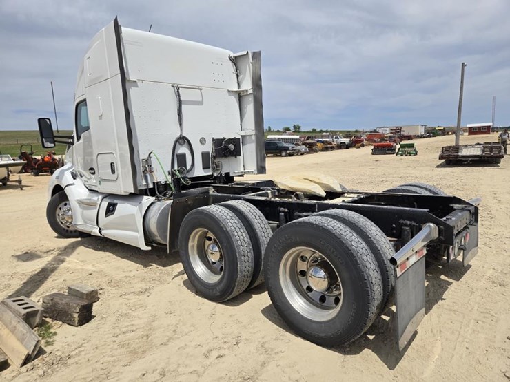 2018-kenworth-t680-image-14