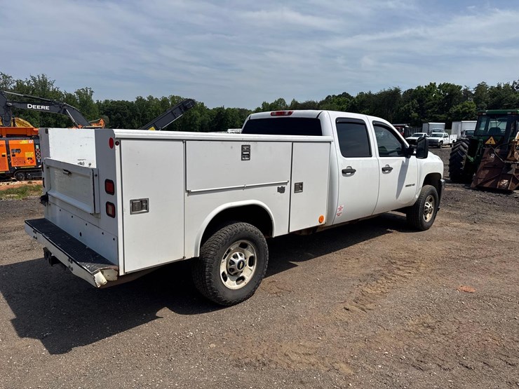 2012-chevrolet-2500-image-3