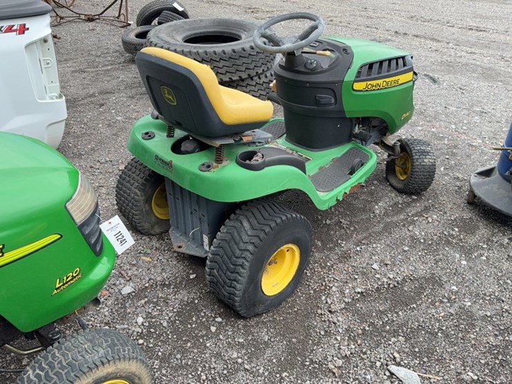 john-deere-d130-image-4