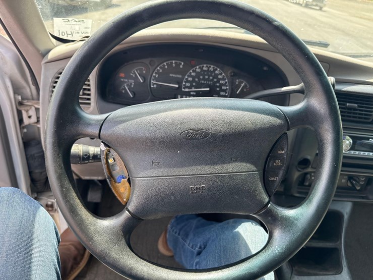 2001-ford-explorer-xlt-image-16
