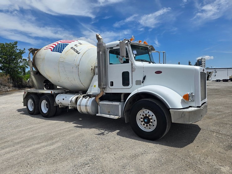 2009-peterbilt-365-image-30