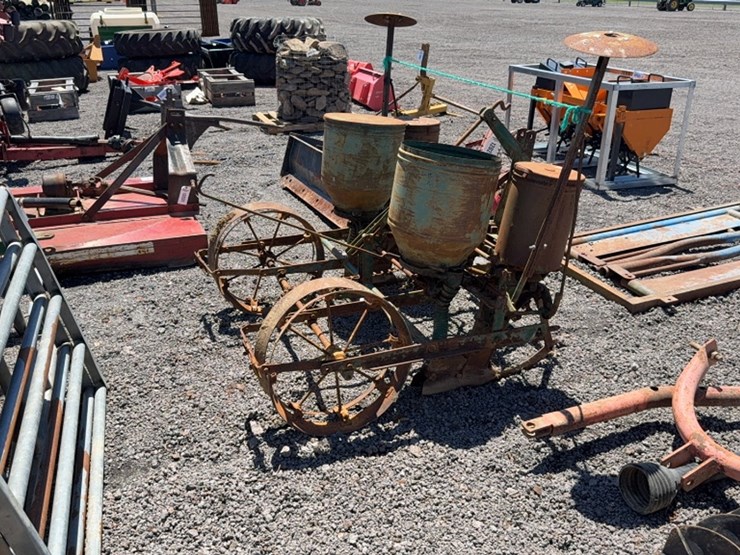 3390-john-deere-2-image-3