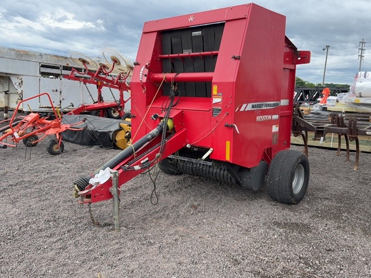 massey-ferguson-1745-image-1