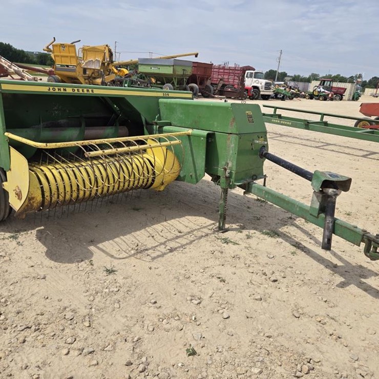 JOHN DEERE 336