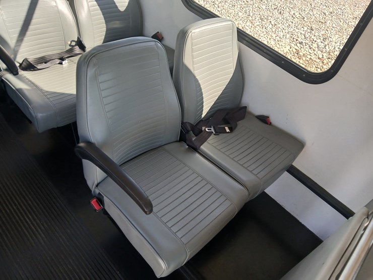 2009-ford-e450-image-41