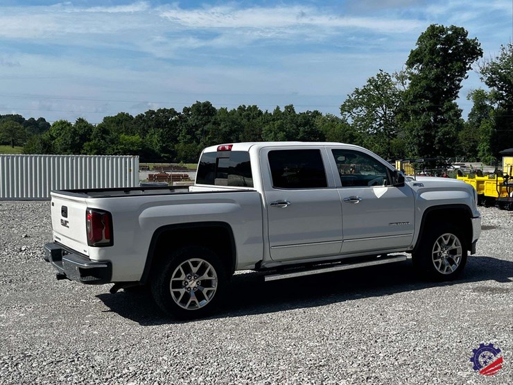 2018-gmc-sierra-z71-slt-truck-image-4