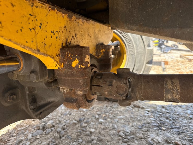 2009-new-holland-b95b-image-22