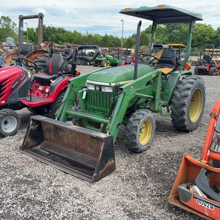 JOHN DEERE 790