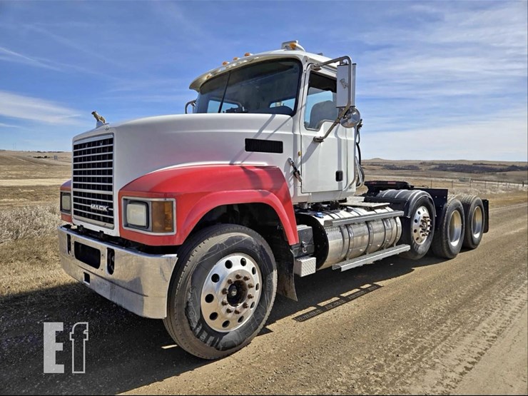 2012-mack-pinnacle-chu613-image-13