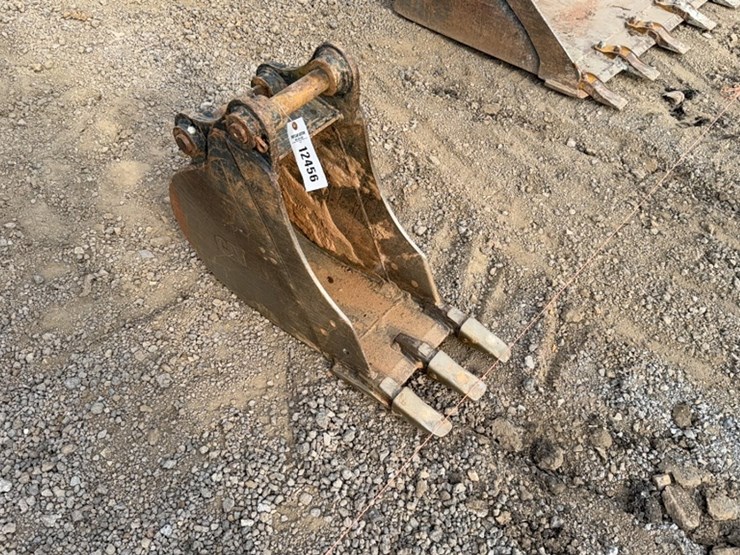 caterpillar-10-image-2