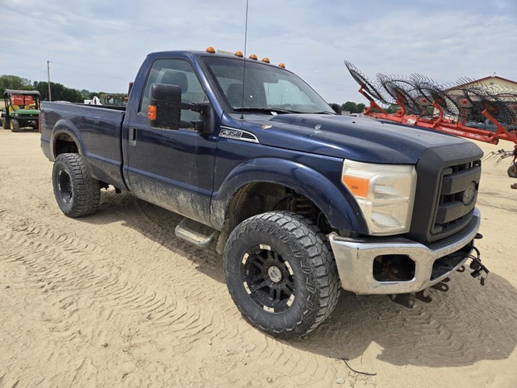2011-ford-f350-image-3
