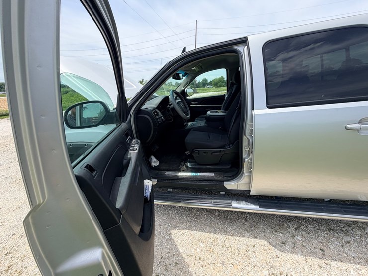 #24068-•-2011-gmc-sierra-pickup-truck-image-37