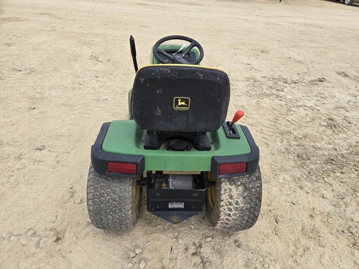 john-deere-gt262-image-5
