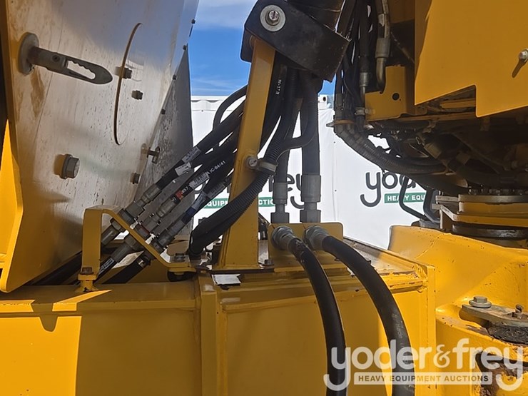 2023-deere-260e-image-20