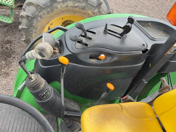 john-deere-5520-image-17