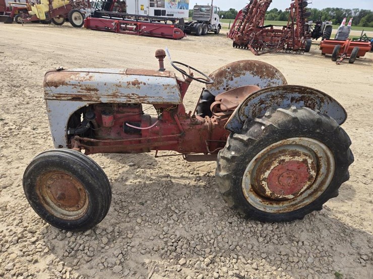 ford-8n-image-12