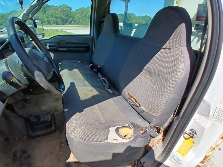2003-ford-f550-image-29