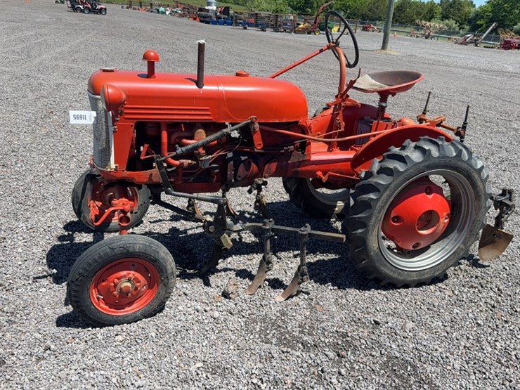 #3070-•-farmall-cub-tractor-image-14