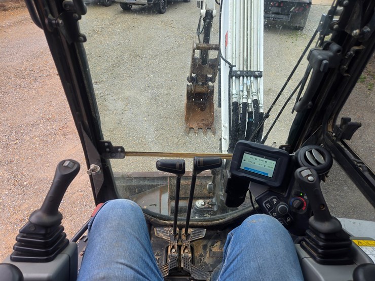 2022-bobcat-e42-image-43