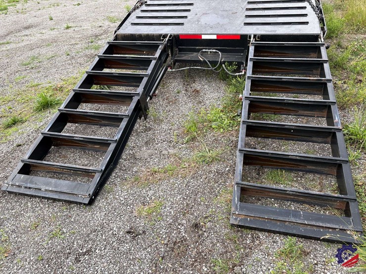 1995-cherokee-t/a-step-deck-equipment-trailer-image-40