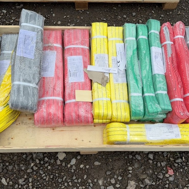 #6015 • PALLET OF VARIOUS SIZE TOW STRAPS