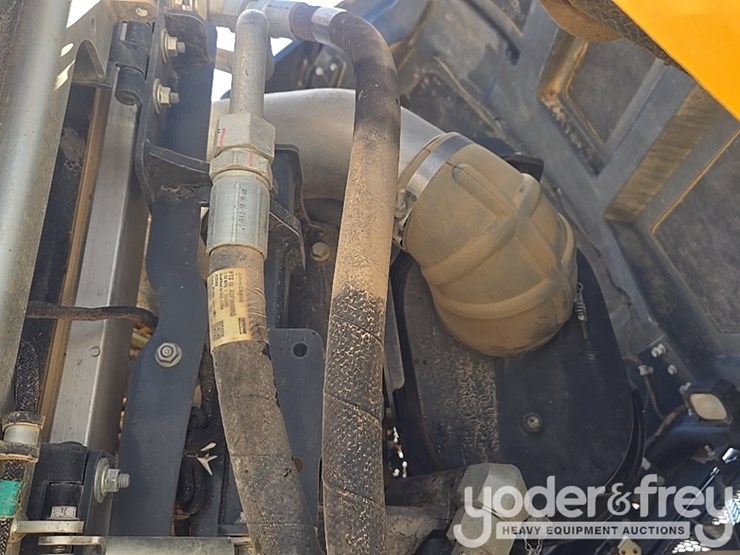 2023-deere-260e-image-34
