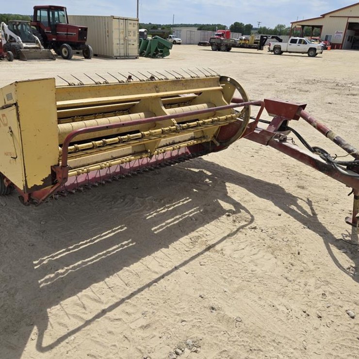 NEW HOLLAND 477