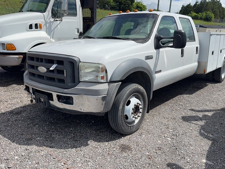2005-ford-f450-image-1