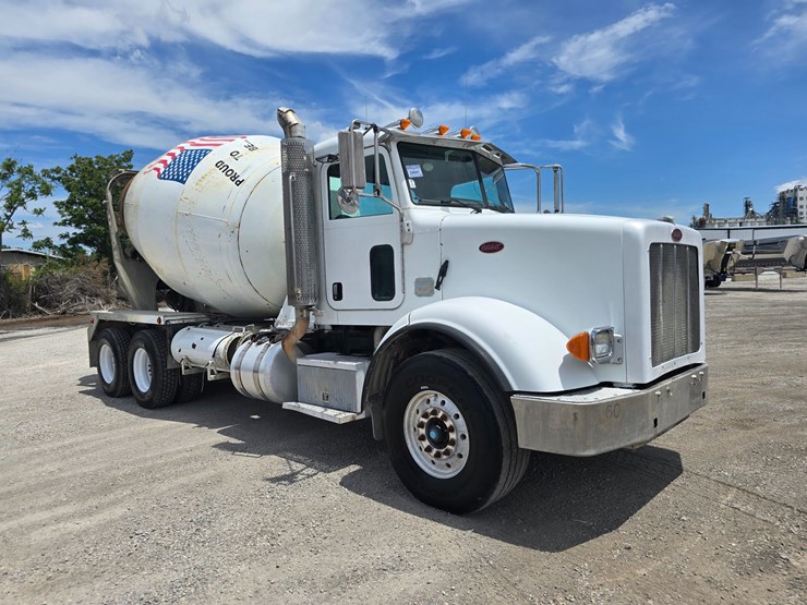 2009-peterbilt-365-image-32