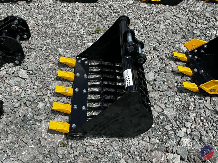 unused-2026-ce-24in-grid-bucket-image-4
