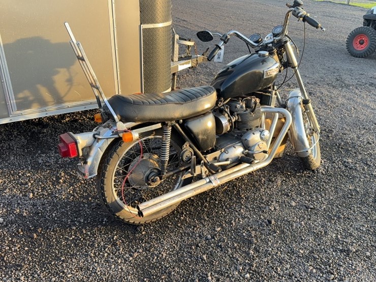 #3023-•-1974-triumph-motor-cycle-image-4