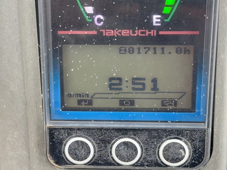 takeuchi-tb230-image-16