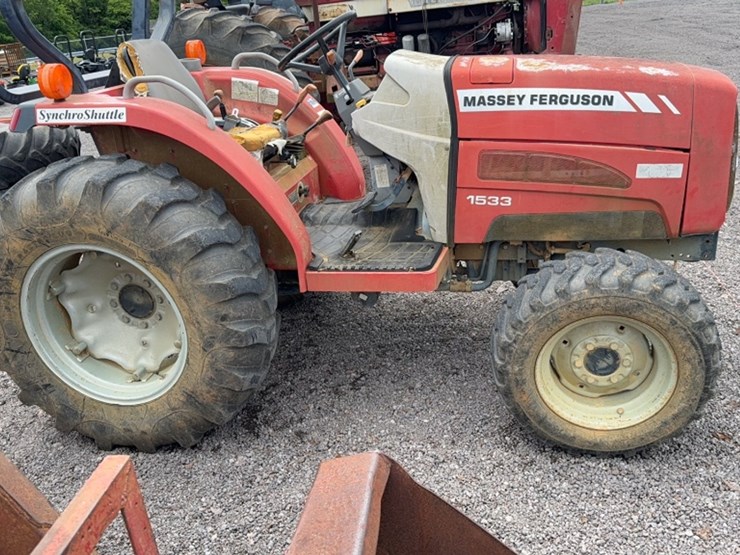 massey-ferguson-1533-image-5